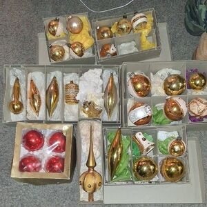 30pc Vintage 1940s Gold, White and Red Holiday Ornament Set With Christmas Toppe